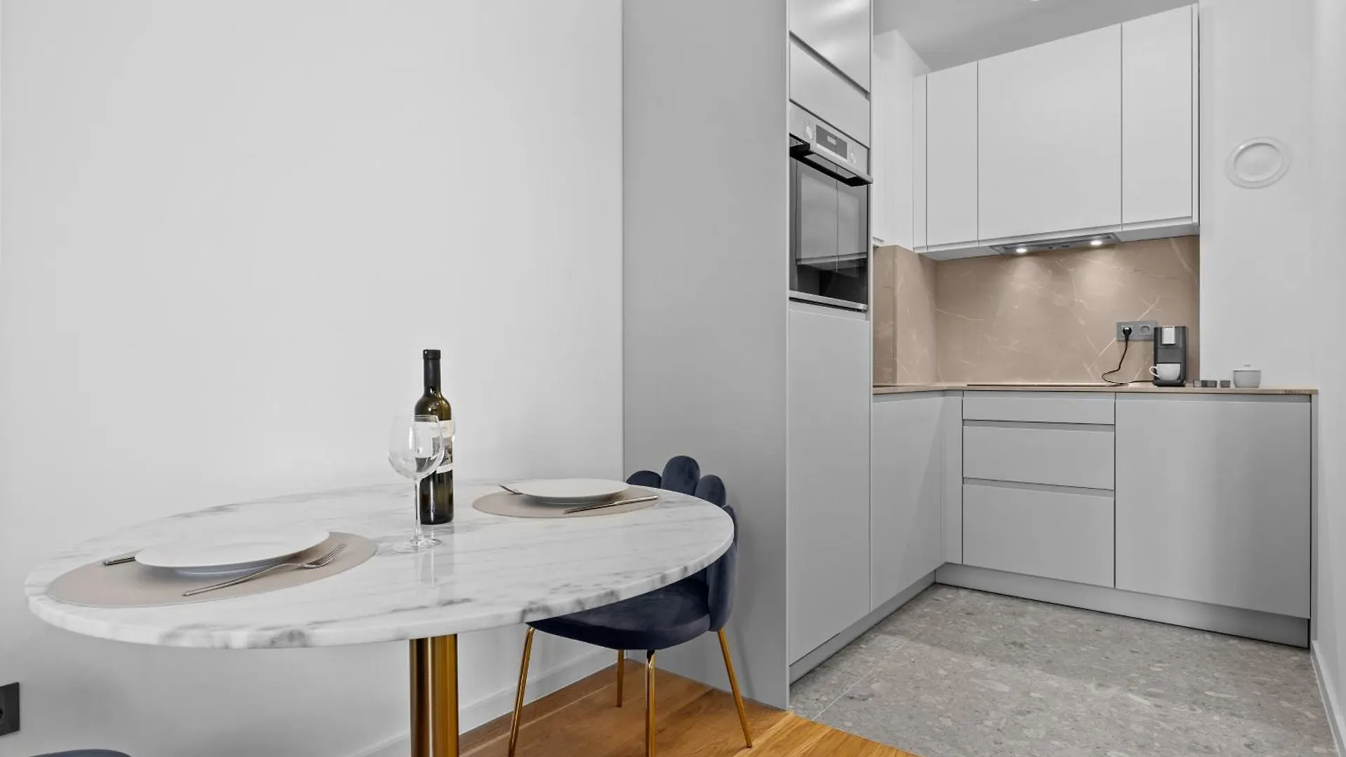 Caesars Palace - New Modern Apartment With Free Private Parking Pula